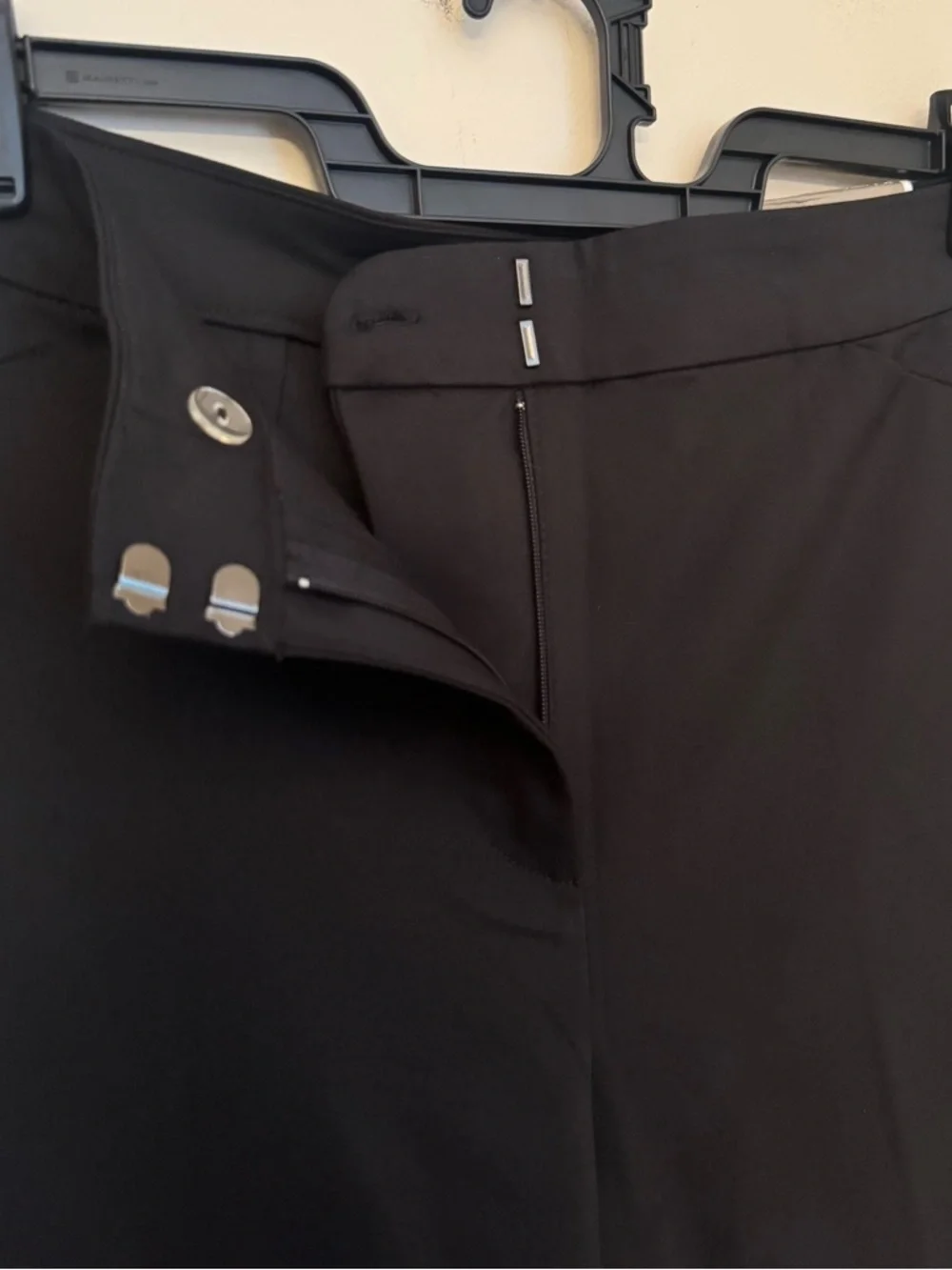 Chico’s The Ultimate Fit Beaded Hem Black Slim Ankle Pant NWT Size 1.5R US 10 - Picture 4 of 9